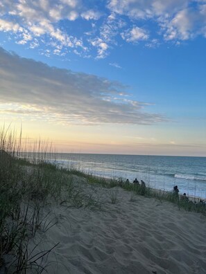 Beach nearby, sun loungers, beach towels