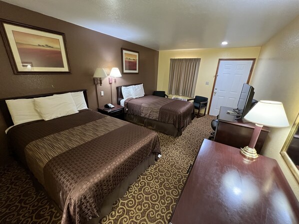 デスク、アイロン / アイロン台、WiFi (無料)、ベッドシーツ