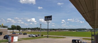 Southern Nights Motel