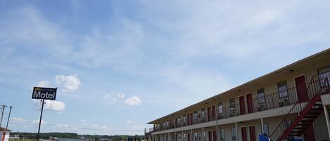 Overnatningsstedets facade