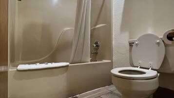 Toalettartikler (inkludert), hårføner og håndklær