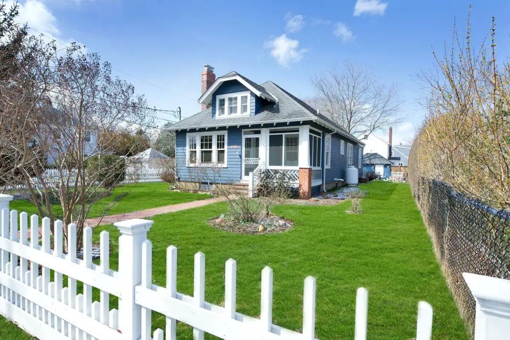 Vintage Cottage in Greenport Village