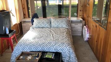 3 bedrooms, desk, free WiFi, bed sheets