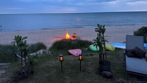Am Strand, Liegestühle, Strandtücher