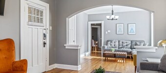 Oversized 2 Bedroom Apartment in South City!