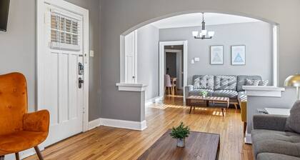 Oversized 2 Bedroom Apartment in South City!