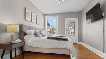 1 dormitorio, tabla de planchar con plancha, wifi y ropa de cama