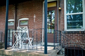 Exterior detail - Dog-Friendly Apt with King Bed (St. Louis)