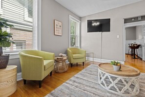 TV - One Bedroom South City Retreat by StayLage (St. Louis)