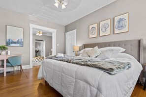 1 bedroom, iron/ironing board, WiFi, bed sheets - Dog-Friendly Apt with King Bed (St. Louis)