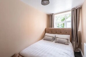 2 habitaciones, tabla de planchar con plancha y wifi gratis