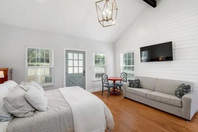 "Avita"- Madrona Ranch -Views for Miles -30 Acres