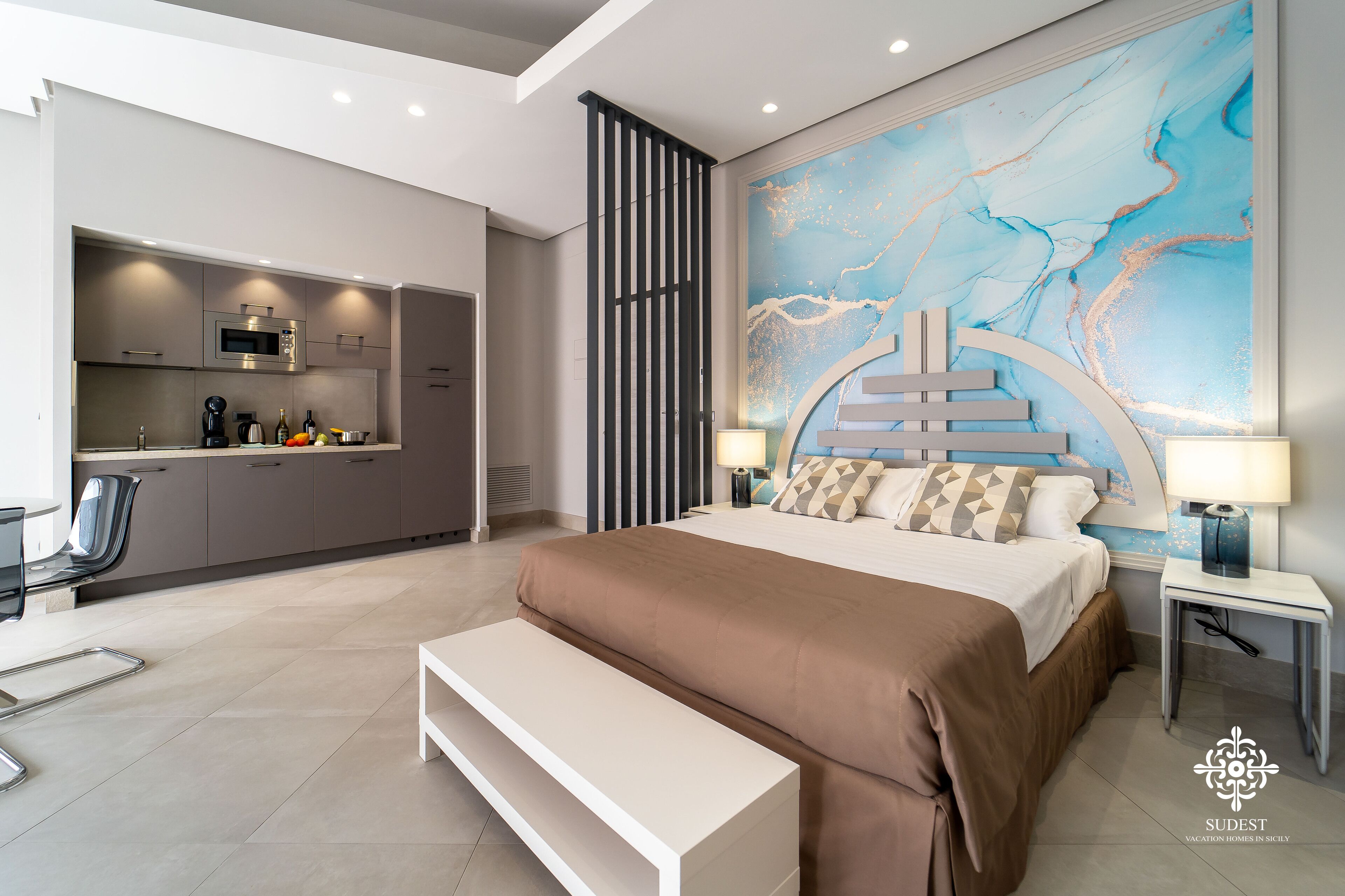 Deluxe Apartment | 1 bedroom, premium bedding, down duvets, individually decorated