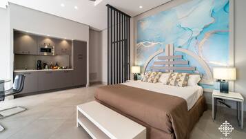 Deluxe Apartment | 1 bedroom, premium bedding, down duvets, individually decorated