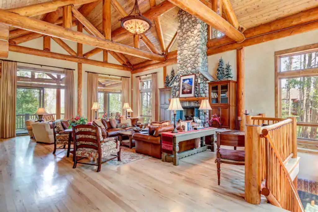 Luxury 6 Bedroom Home with View,  2 firepits, close to hiking trails and gondola