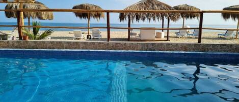 Piscine couverte, piscine extérieure