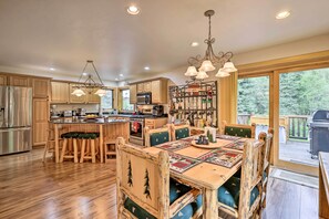Dining - Alpine Escape w/ Mtn Views in Blue River! (Dillon)