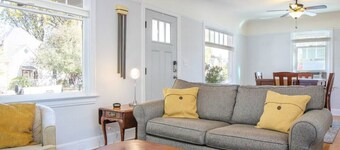 Baker Street Bungalow, Cozy!  Near Downtown!  Sleeps 4, Local Golfing 50% Offf!