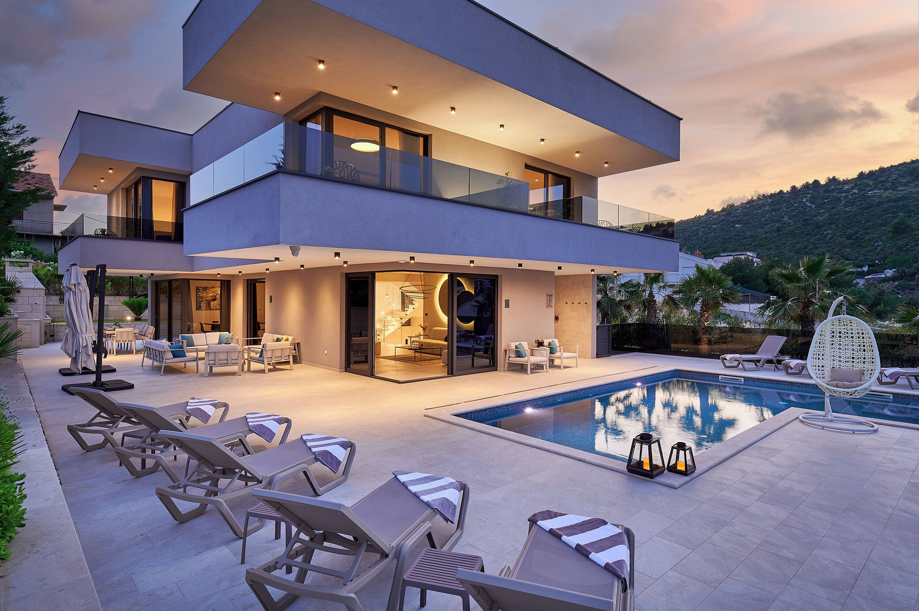 Alberca al aire libre y alberca climatizada