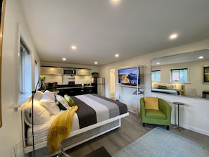 1 camera, una scrivania, Wi-Fi, lenzuola