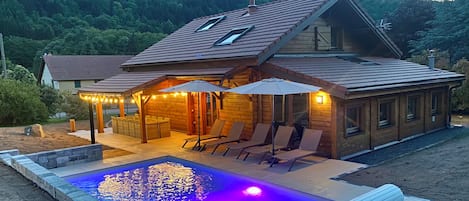 Piscine extérieure, piscine chauffée