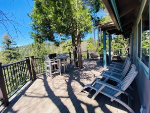 Outdoor dining - Relax with spectacular views @ Bear Dance Cabin (Running Springs)