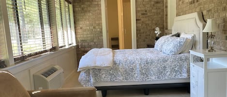 4 habitaciones, escritorio, wifi y ropa de cama