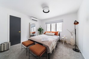 5 bedrooms, desk, iron/ironing board, free WiFi