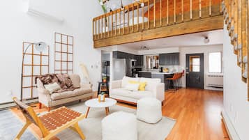 Smart-TV, Kamin, Netflix, Tischfußball