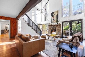 Smart TV, fireplace, Netflix, foosball - Secluded Pocono Retreat: Game Room, Barrel Sauna, Firepit, Large Dining Table (Lake Harmony)
