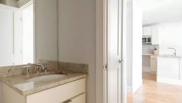 Superior Suite, 1 Queen Bed with Sofa bed | Bathroom | Designer toiletries, hair dryer, towels