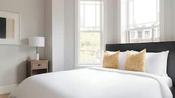 Suite, 1 Queen Bed (Mobility Accessible, Transfer Shower) | 1 bedroom, individually decorated, individually furnished