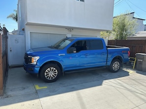 Property grounds - Cheerful 2 Bedroom Steps to the Sand (Seal Beach)