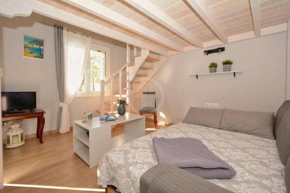 1 habitación, tabla de planchar con plancha, wifi gratis y ropa de cama 