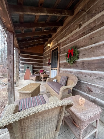 Terrace/patio. Red Door Cabin