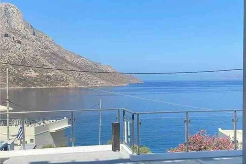 1 Bed - Sleeps 2 - Balcony - Sea View - Parking