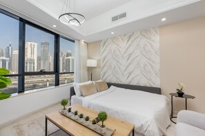 1 bedroom, desk, iron/ironing board, free WiFi - Stylish 1BR | Rooftop Pool | Next to JLT Metro (Dubai)