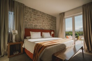 이집트산 면 시트, 고급 침구, 미니바, 객실 내 금고