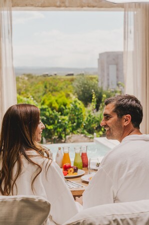 Free daily full breakfast - Chozos Resort (Ugarteche)