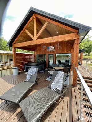Outdoor dining - AMAZING LAKE VIEWS  DOUBLE DECK WITH HOT TUB AND 2 PORCH SWINGS (Cookson)
