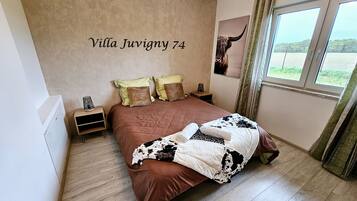 7 bedrooms, desk, iron/ironing board, free WiFi