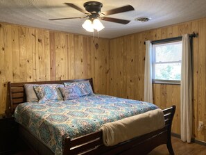 3 habitaciones, escritorio, tabla de planchar con plancha y wifi gratis