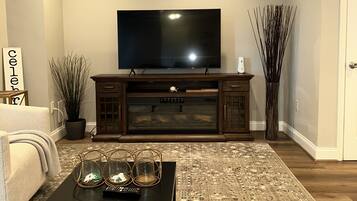 Smart TV, fireplace