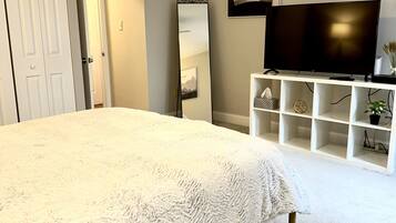 2 bedrooms, iron/ironing board, free WiFi, bed sheets