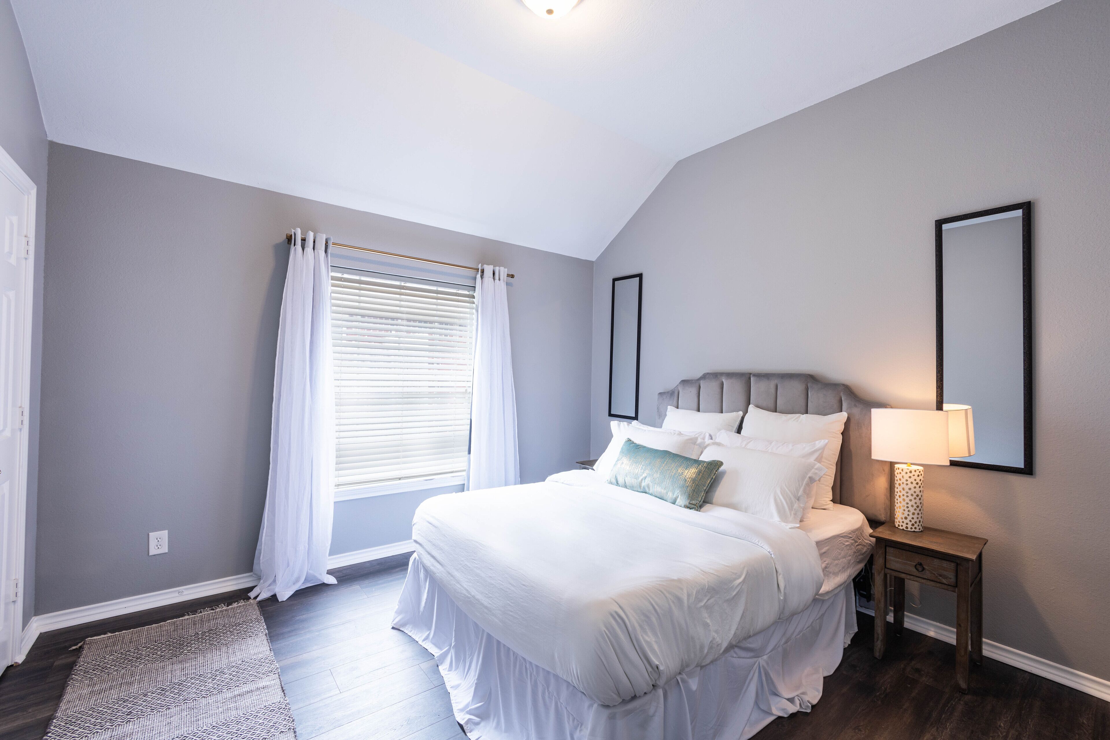 4 Schlafzimmer, Schreibtisch, WLAN, Bettwäsche