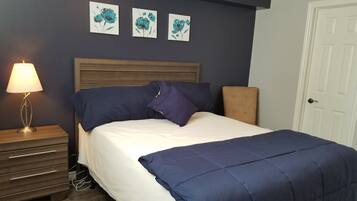 3 bedrooms, desk, iron/ironing board, free WiFi