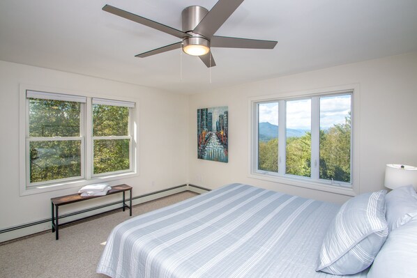 5 bedrooms, desk, iron/ironing board, free WiFi