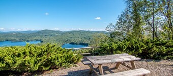 Mtn Top Home w/Views of Mt. Washington & Speakeasy