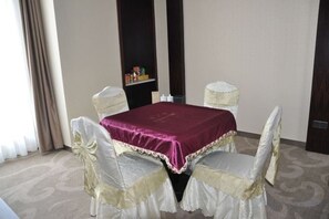 Dining - Qing Shui Wan Business Club (Rongcheng)
