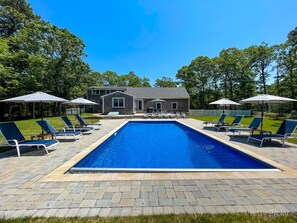 A heated pool - Vacation Station: 116-BG Heated Pool, Newly Furnished, Fresh Water Pond Access (Brewster)